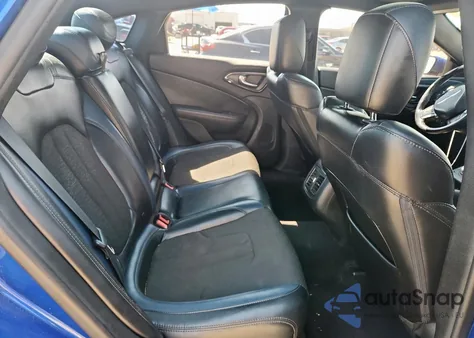 2015 Chrysler 200 S из США, поврежденный, VIN 1C3CCCBB7FN650917